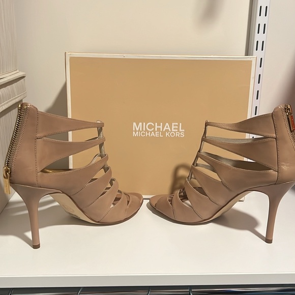 Michael Kors Mavis Open Toe - Picture 4 of 8